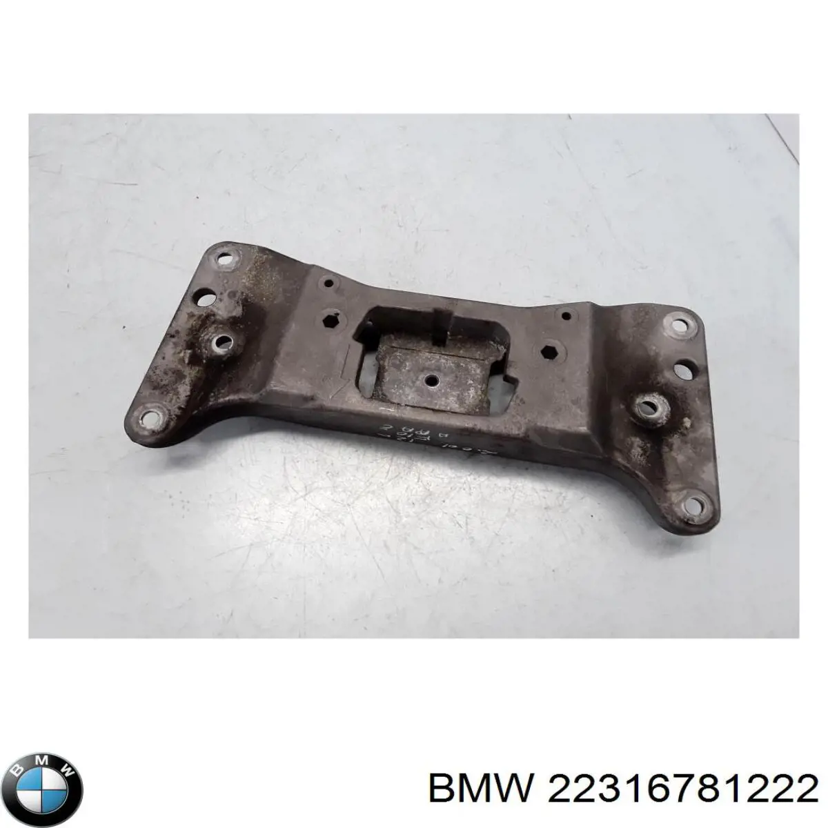 Балка крепления коробки передач 22316781222 BMW