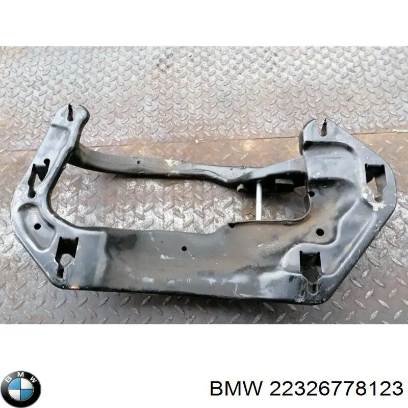 Балка крепления коробки передач 6791859 BMW