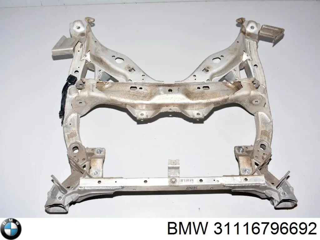 Балка передней подвески (подрамник) BMW 31116796692