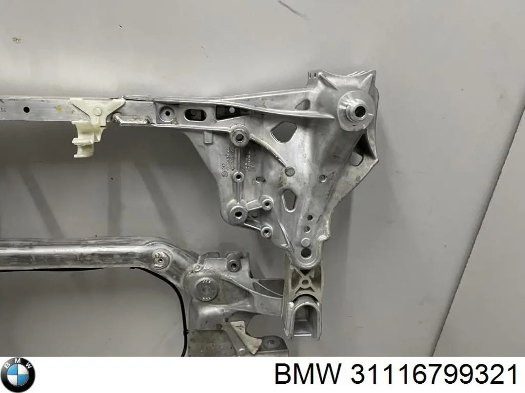 Подрамник передний 31116792926 BMW