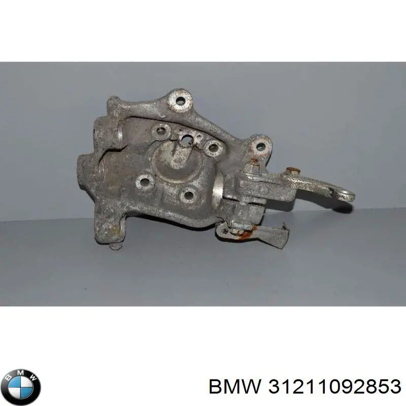 Цапфа передняя левая 31211092853 BMW