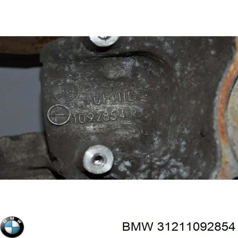 Цапфа передняя правая 31211092854 BMW