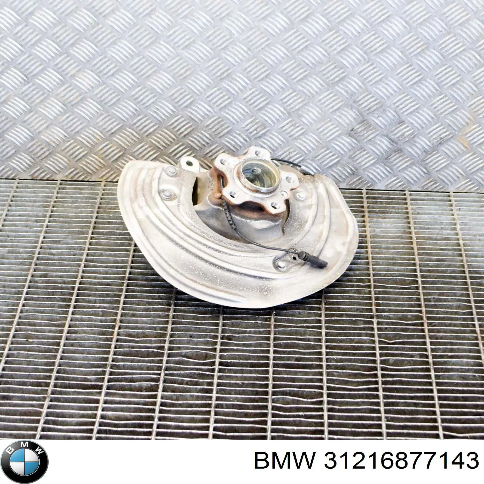 Купить 31216877143 BMW Цапфа поворотная левая