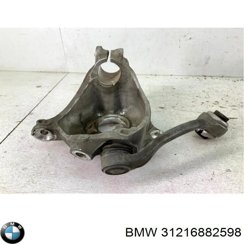 Цапфа (поворотный кулак) передний правый BMW 31216882598 цена, от 388.30 USD