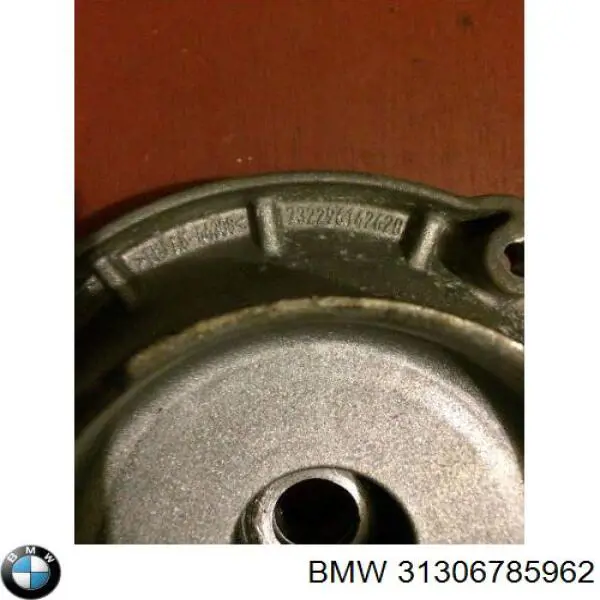 31306785962 BMW suporte de amortecedor traseiro