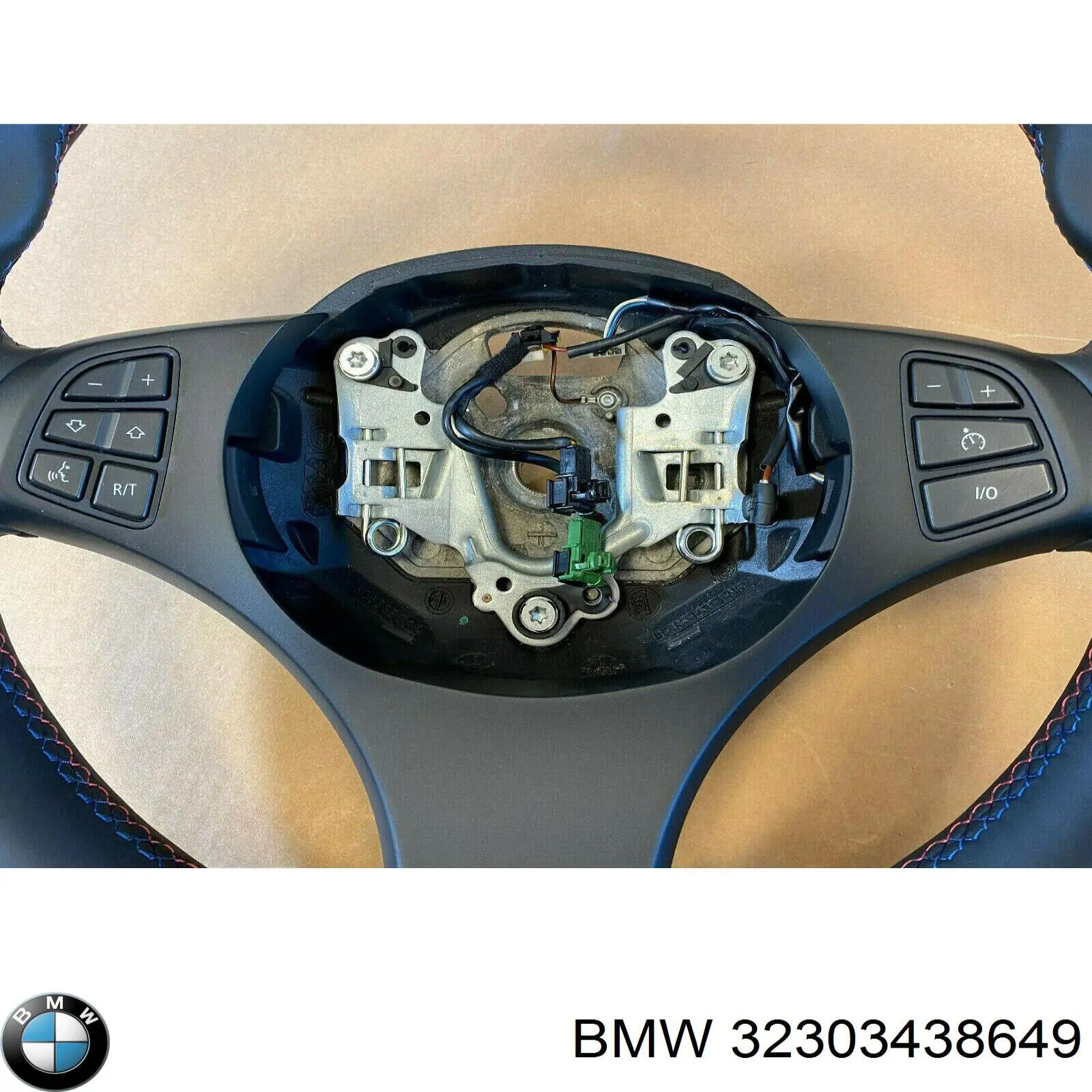 Подушка безопасности (AIRBAG) водительская BMW 32303438649