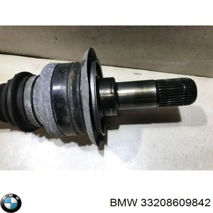 Купить 33208609842 BMW Приводной вал задний