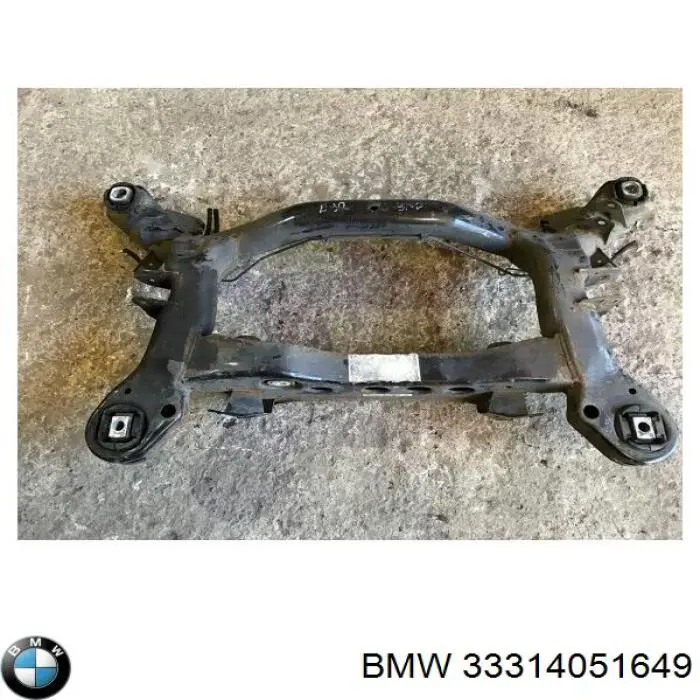 33316770845 BMW viga de suspensão traseira (plataforma veicular)