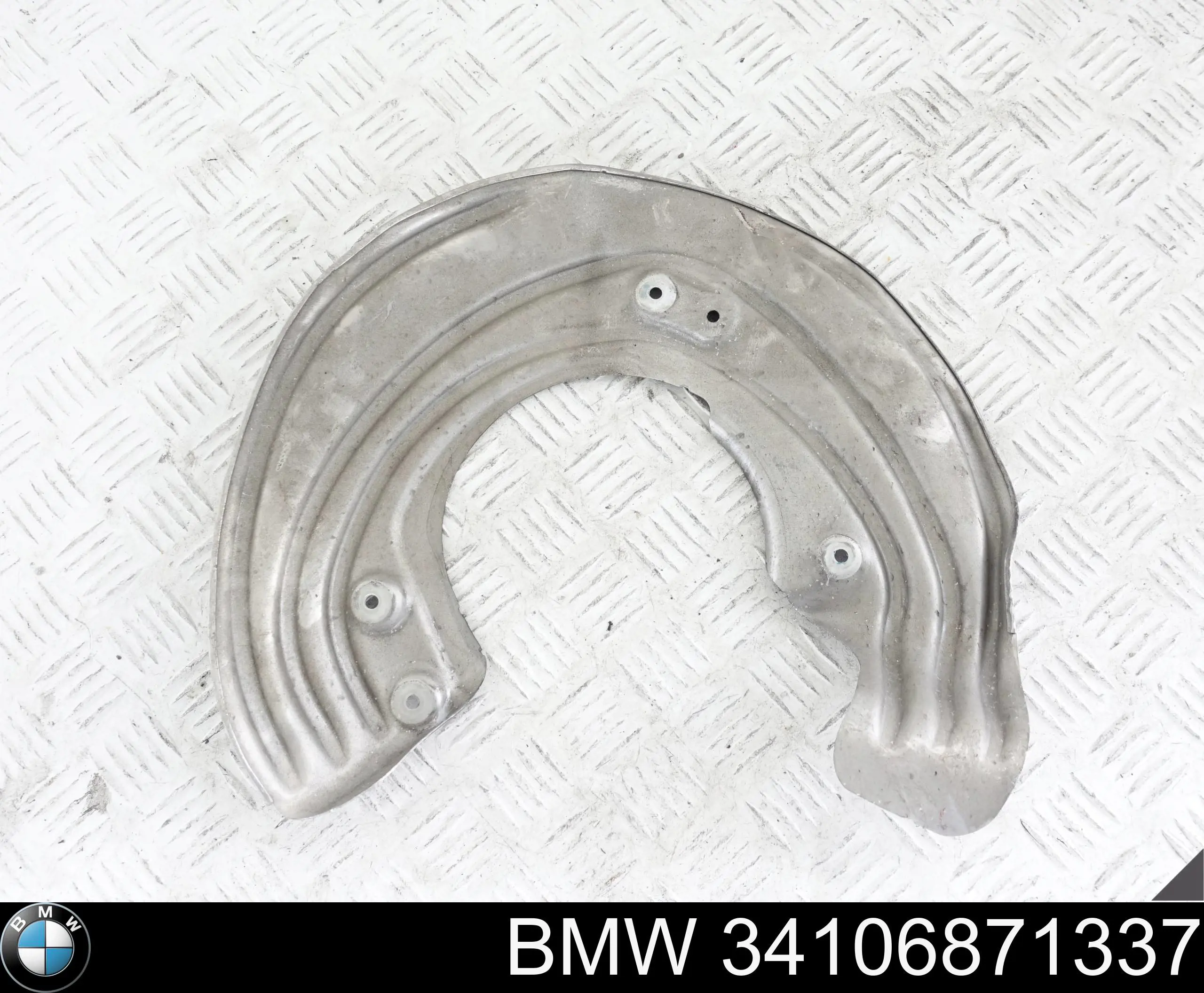 34106871337 BMW Пыльник тормозного диска переднего левого