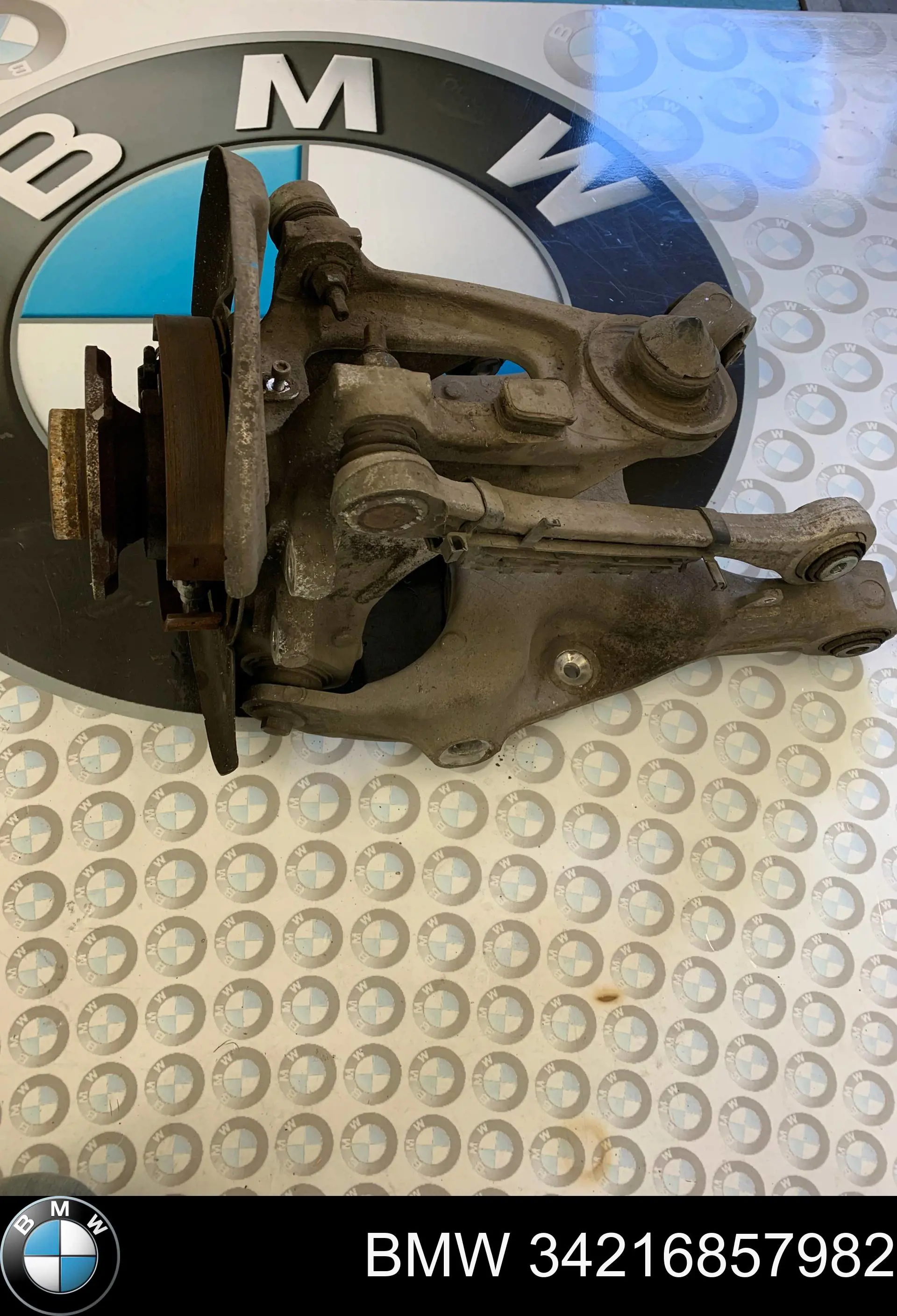 Щиток тормозного диска заднего BMW 34216857982 цена, от 112.91 USD