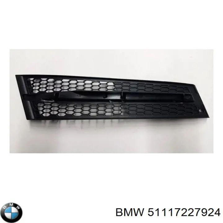 Решетка бампера переднего правая BMW 51117227924