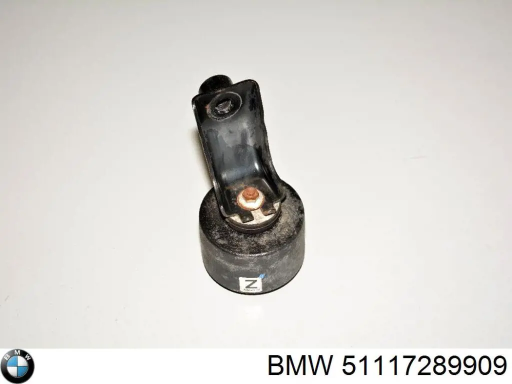 Кронштейн усилителя переднего бампера 51117289909 BMW