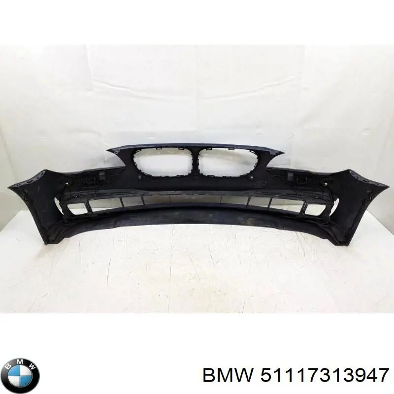 Передний бампер 51117313947 BMW