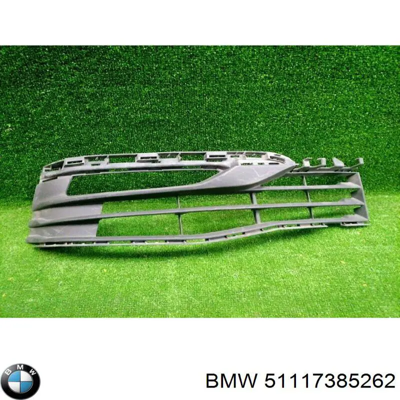 51117385262 BMW Правая решетка переднего бампера