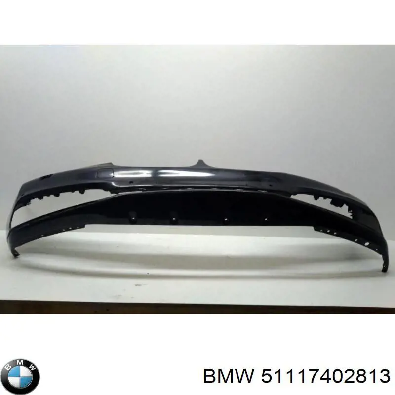 Передний бампер 51117402813 BMW