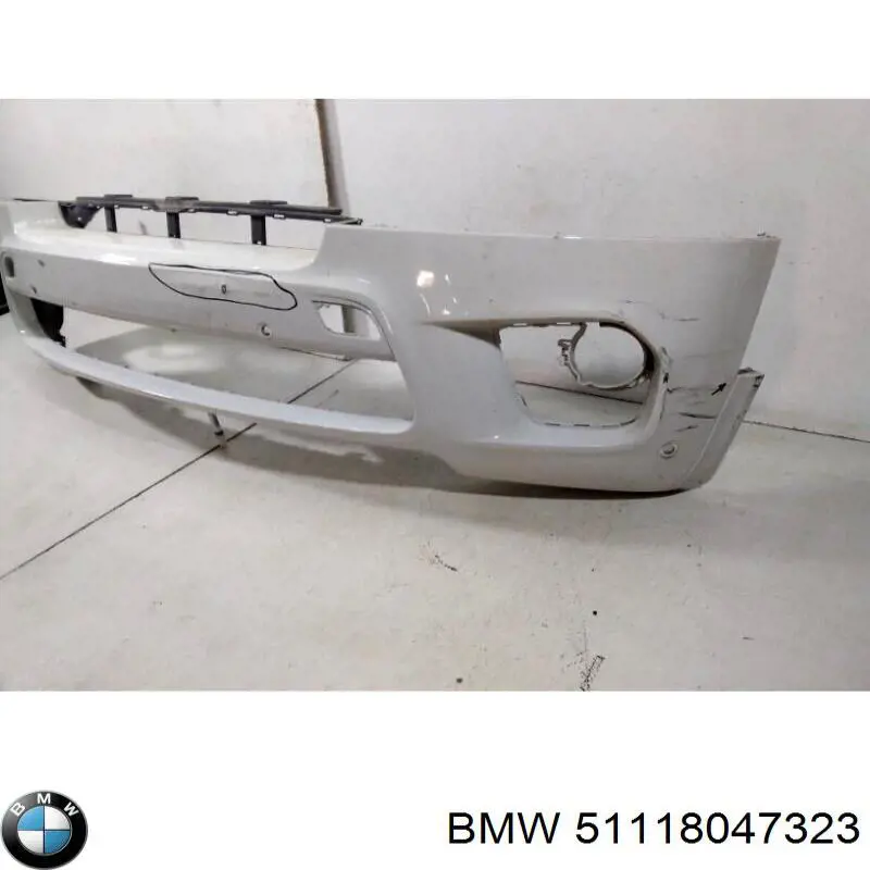 Передний бампер 51118047323 BMW