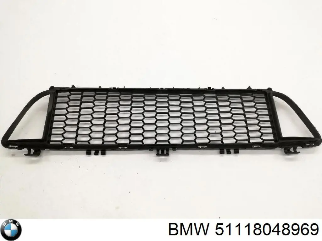 Решетка бампера переднего центральная BMW 51118048969 цена, от 31.98 USD