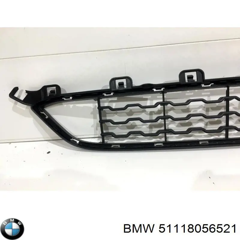 Решетка бампера переднего нижняя 51118056521 BMW