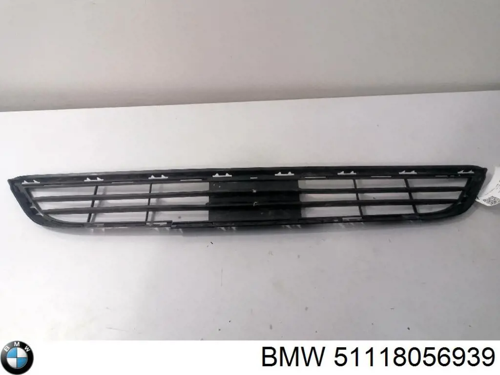 Решетка бампера переднего центральная BMW 51118056939 цена, от 86.18 USD