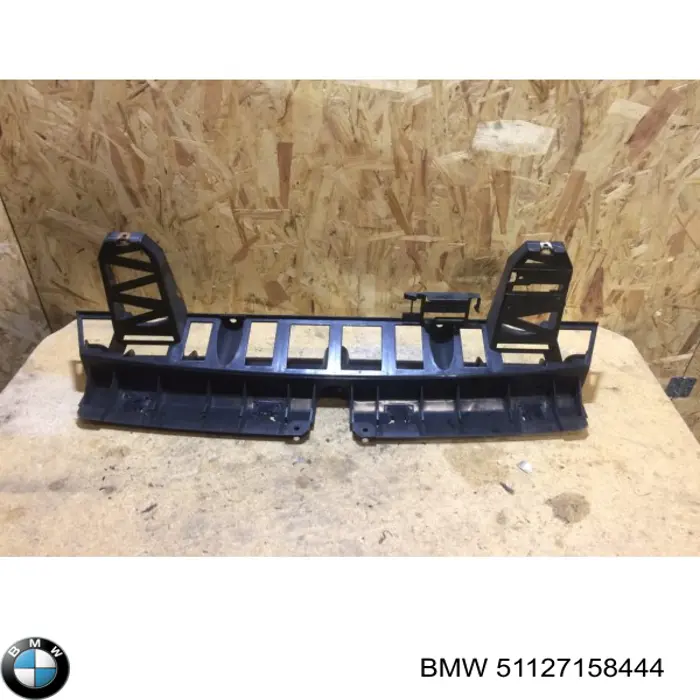 Кронштейн бампера заднего центральный Autotechteile 7005129 цена, от 77.33 USD