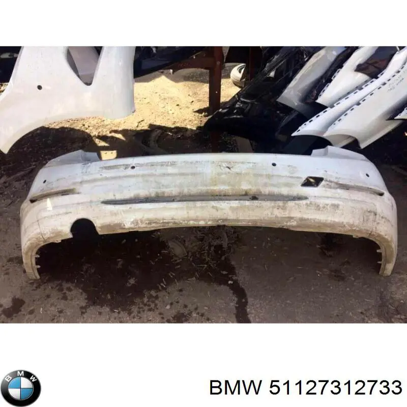 Бампер задний 51127312733 BMW