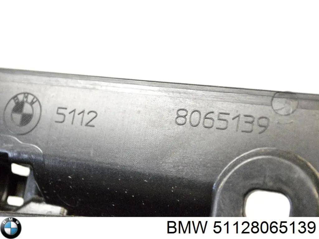 Кронштейн бампера заднего центральный 51128065139 BMW