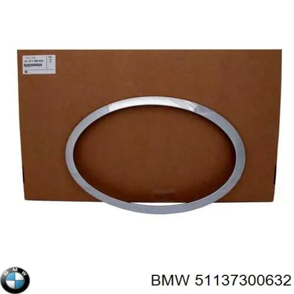 Купить 7300632 BMW Рамка (облицовка) фары правой