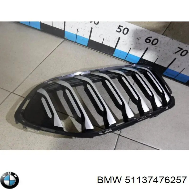 Купить 51135A39372 BMW Решетка радиатора