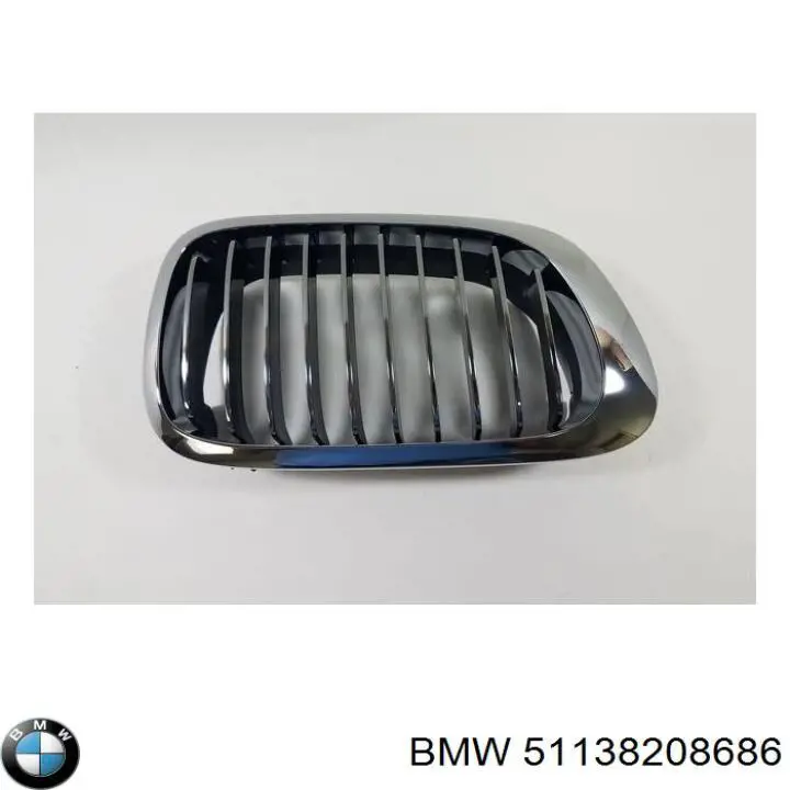 51138208686 BMW решетка радиатора правая