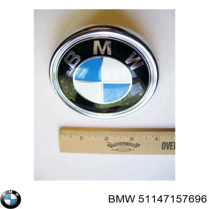 51147157696 BMW эмблема крышки багажника (фирменный значок)