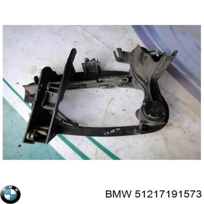 Держатель наружной ручки двери передней левой 51217191573 BMW