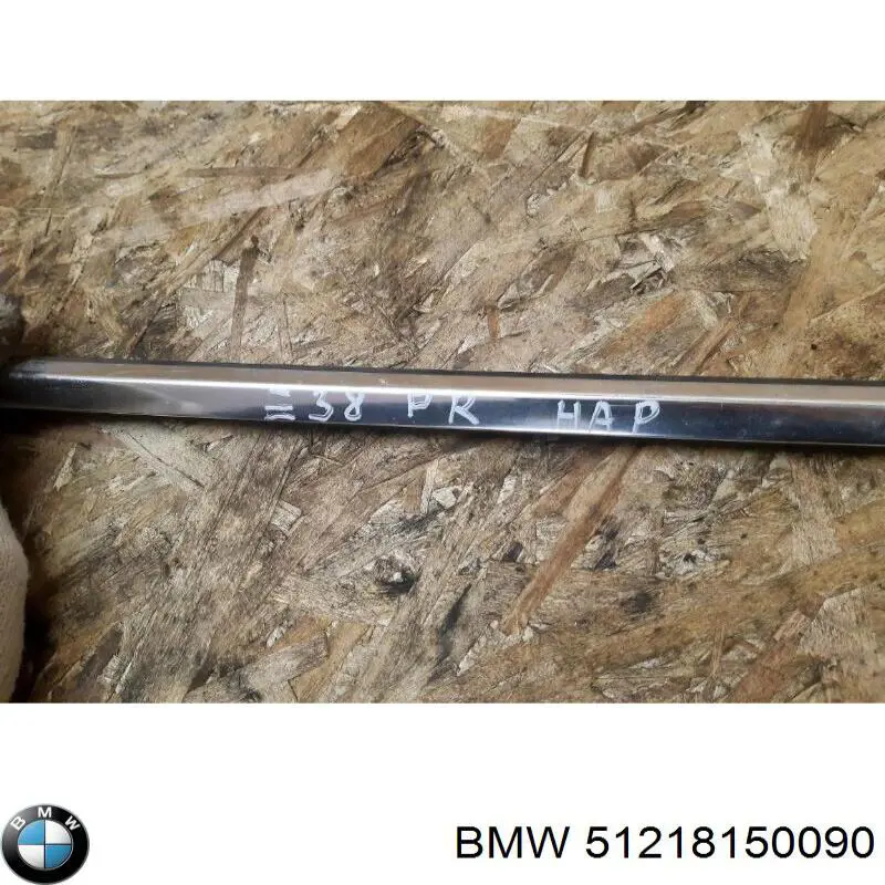 Купить 51218150090 BMW Молдинг опускного стекла двери передней правой