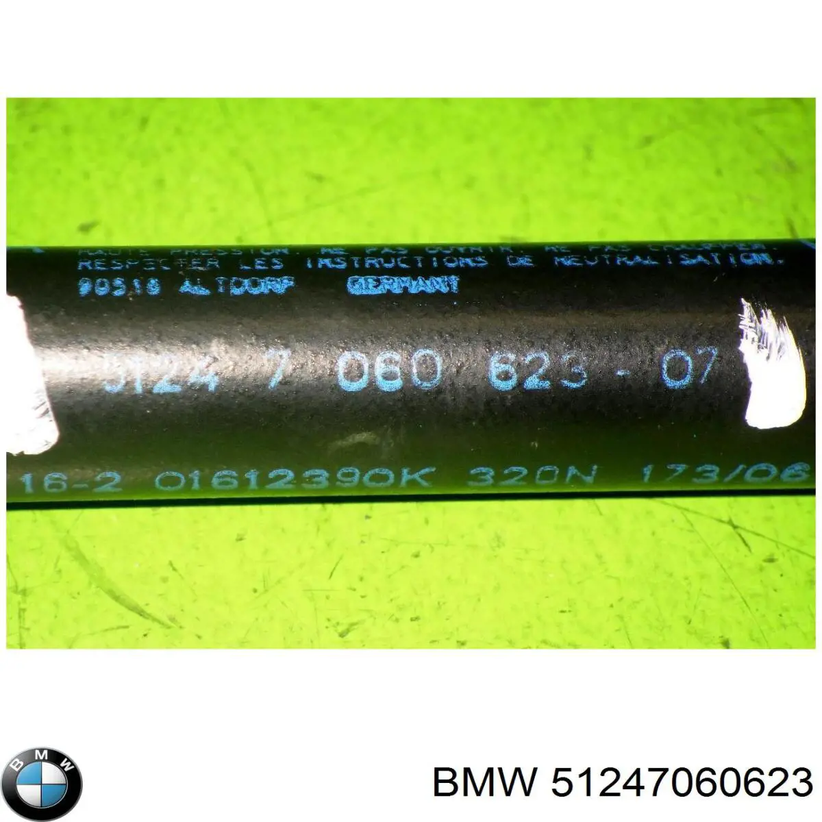 Амортизатор багажника 51247060623 BMW