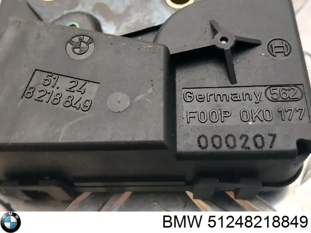 51247840623 BMW Замок стекла задней третей-пятой двери