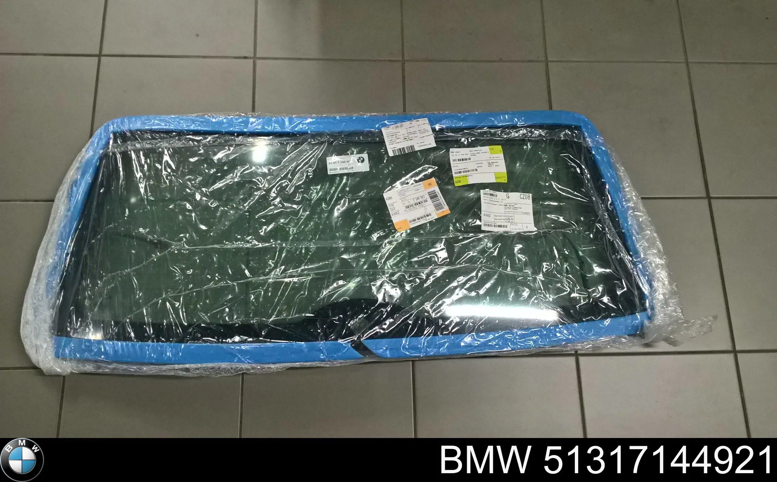 51317144921 BMW Стекло двери задка