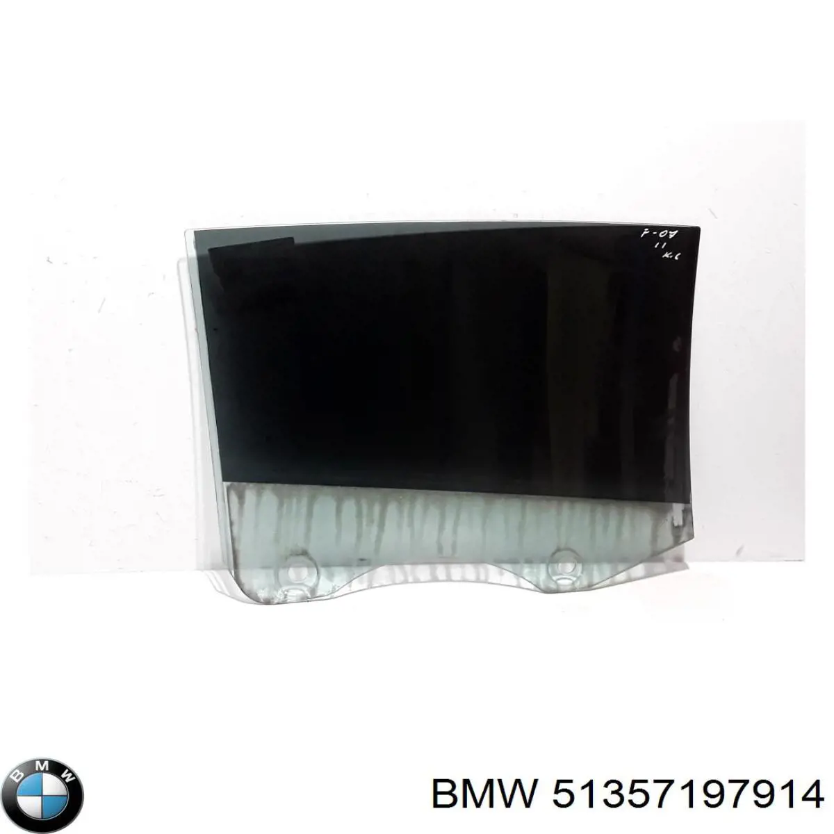 51357197914 BMW Стекло задней правой двери