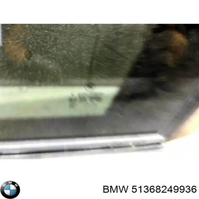 Стекло кузова (багажного отсека) правое 51368249936 BMW