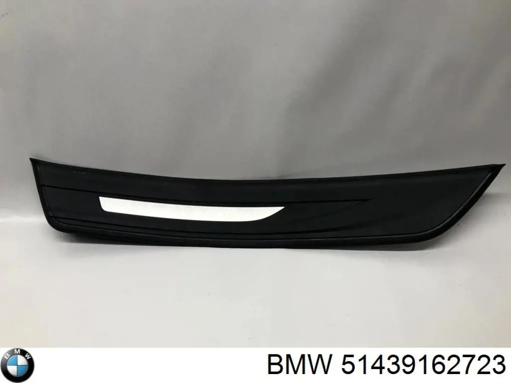 Накладка дверного порога внутренняя задняя левая 51439162723 BMW