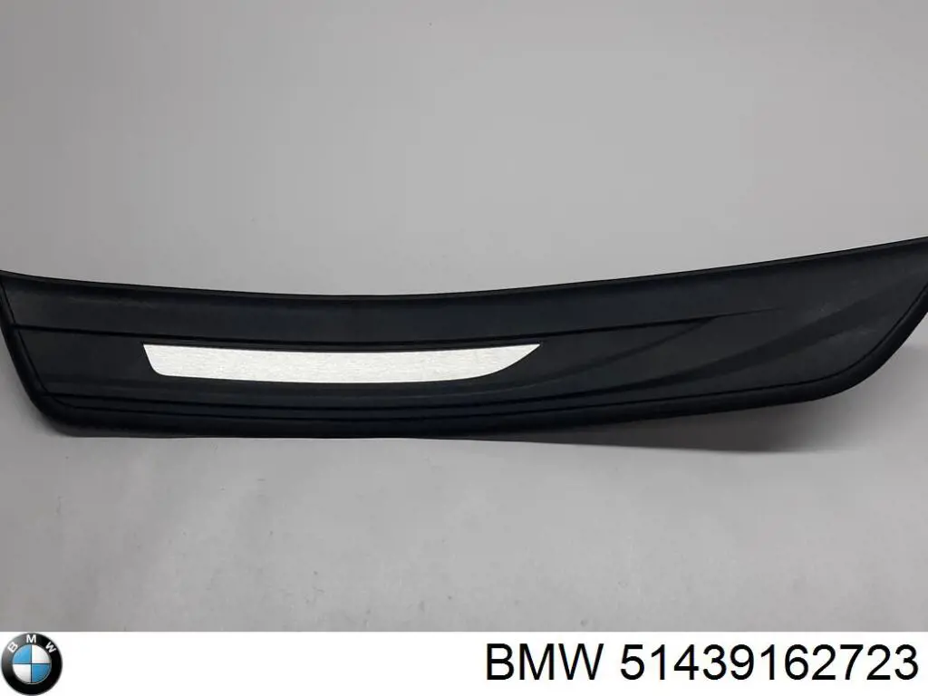51439162723 BMW Накладка дверного порога внутренняя, задняя левая