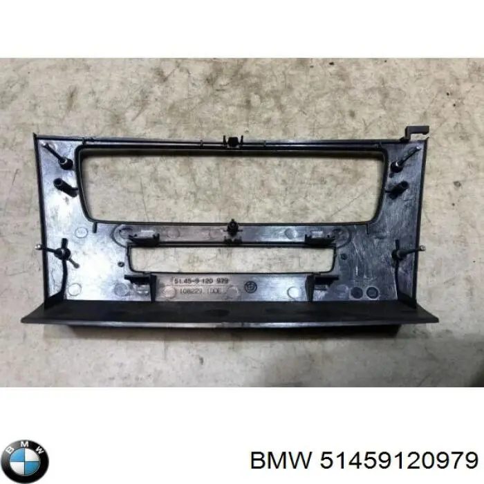 Решетка радиатора BMW 51459120979
