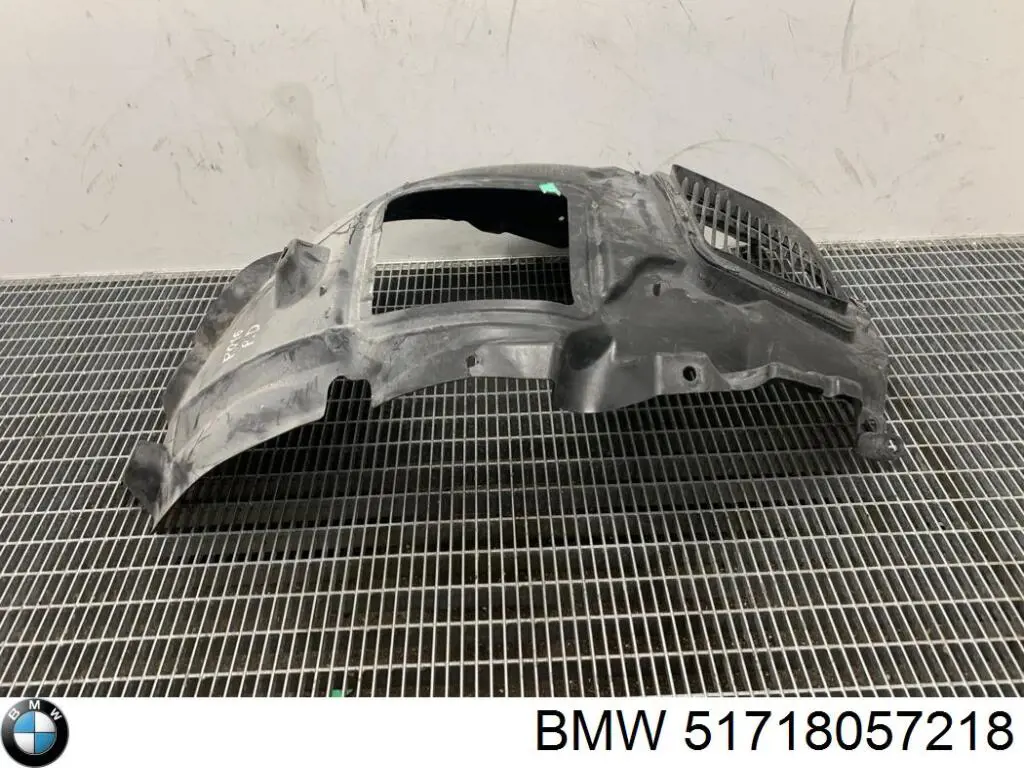Щиток грязезащитный передней арки крыла 51718057218 BMW