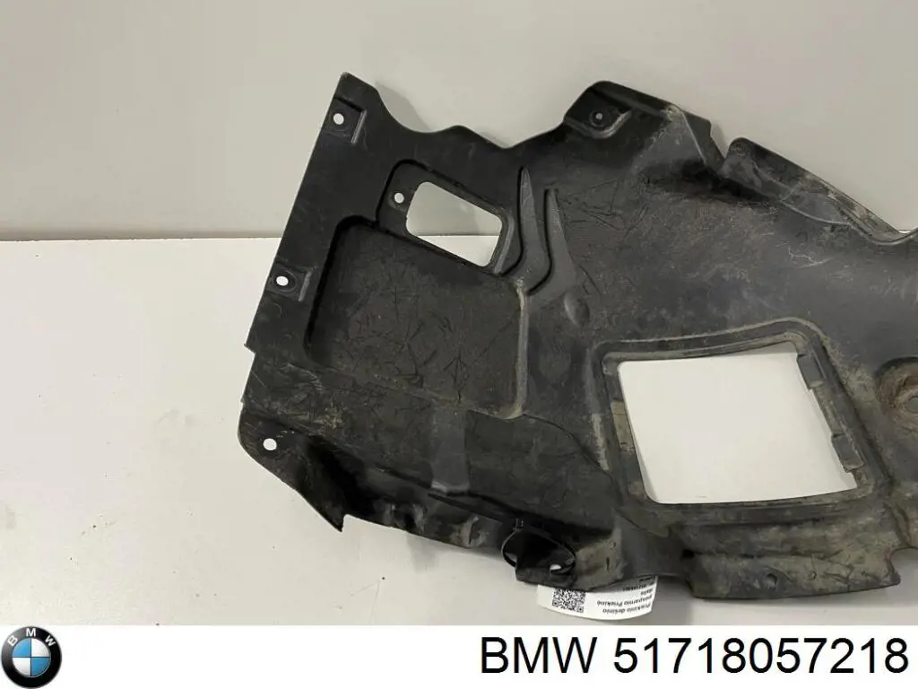 Щиток грязезащитный передней арки крыла BMW 51718057218