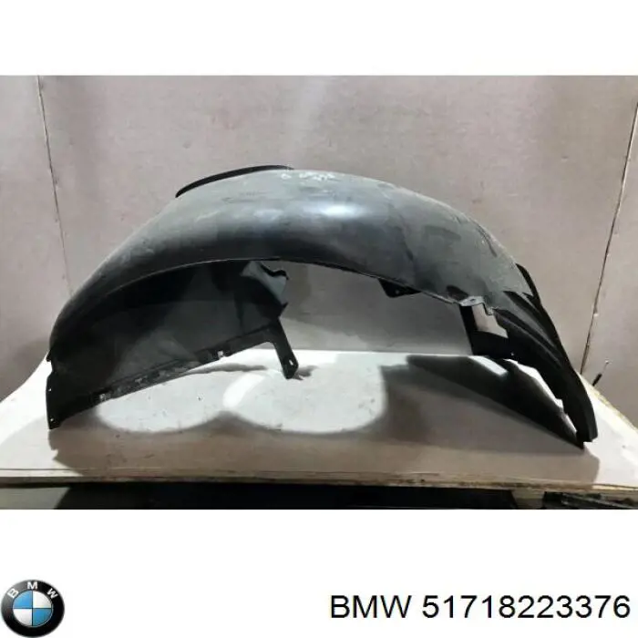 Подкрылок передний правый 51718223376 BMW