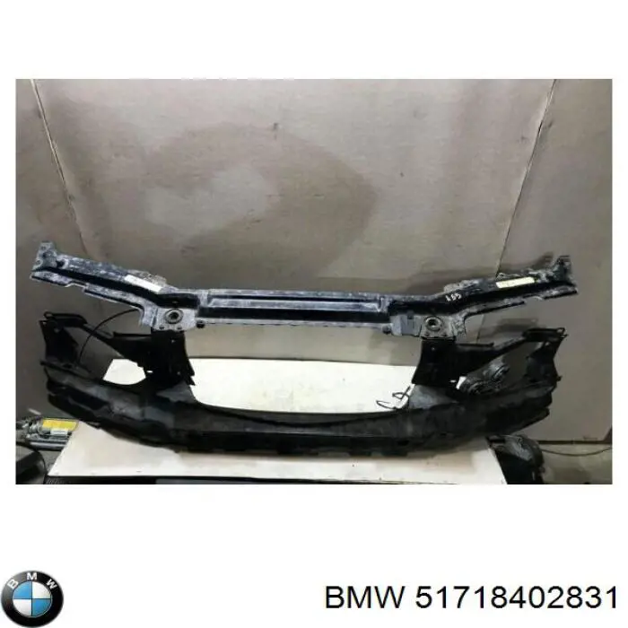 Усилитель переднего бампера 51718402831 BMW