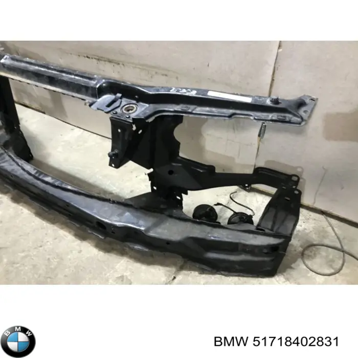 Усилитель переднего бампера  BMW 51718402831