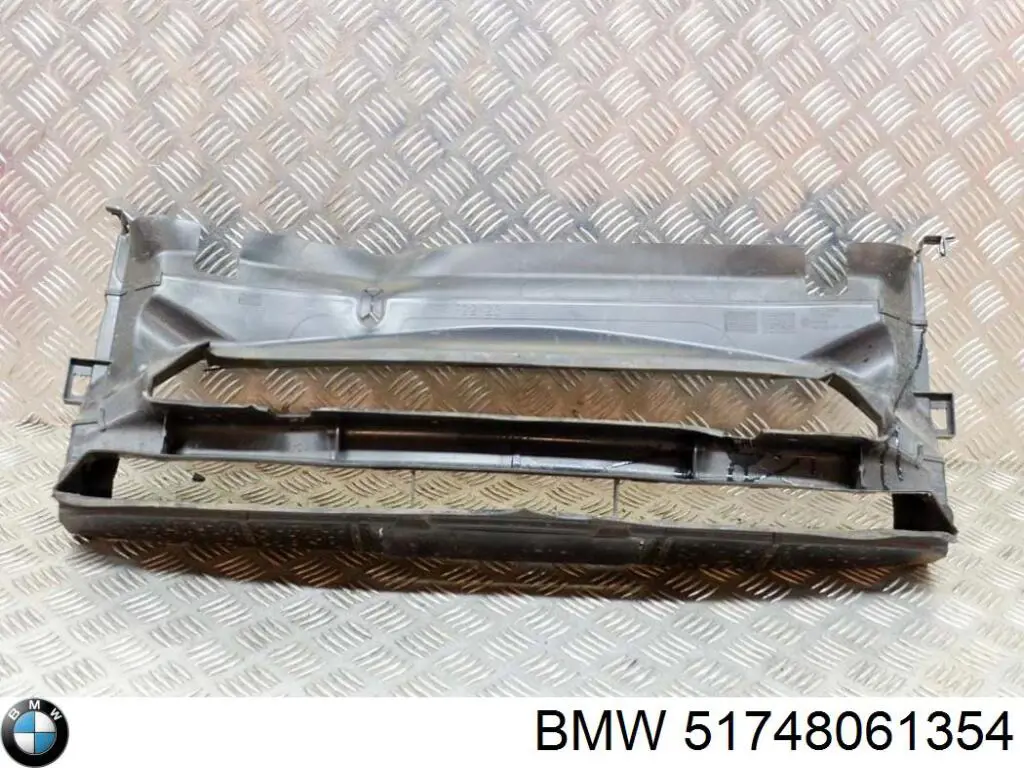 Воздуховод (дефлектор) радиатора правый BMW 51748061354 цена, от 123.43 USD