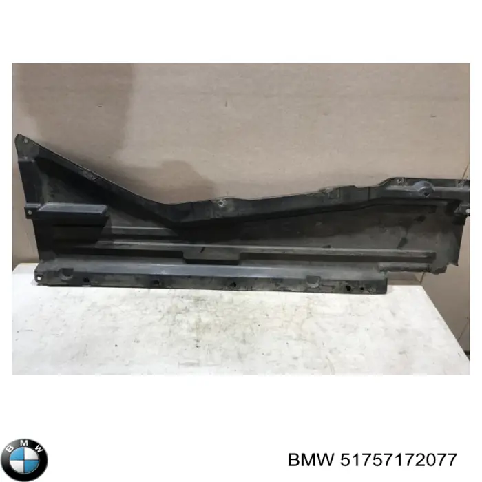 Накладка заднего стекла BMW 51757172077