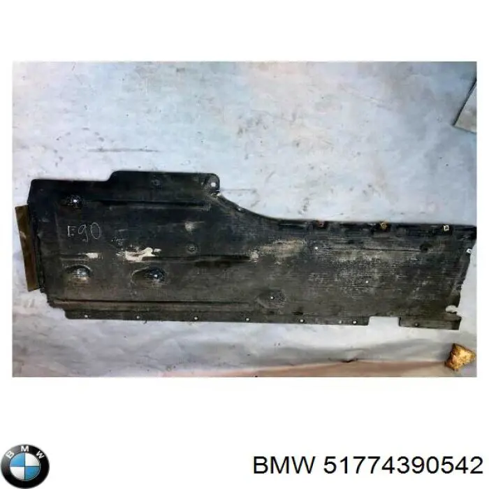 51774390542 BMW proteção de fundo direita