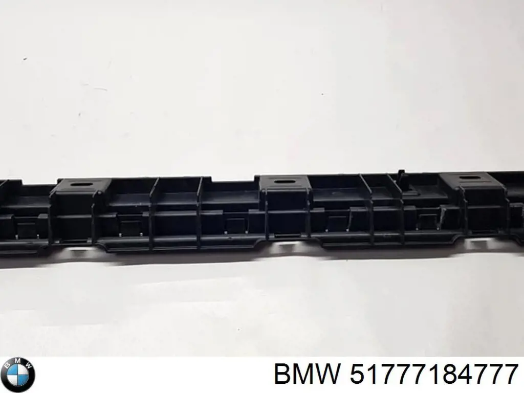 Кронштейн наружной накладки порога левой BMW 51777184777 цена, от 2.82 USD