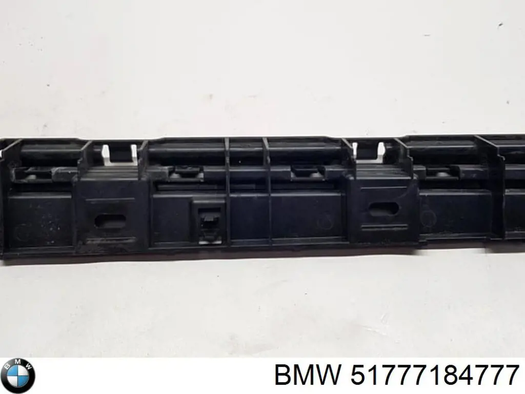 Купить 51777184777 BMW Кронштейн наружной накладки порога левой
